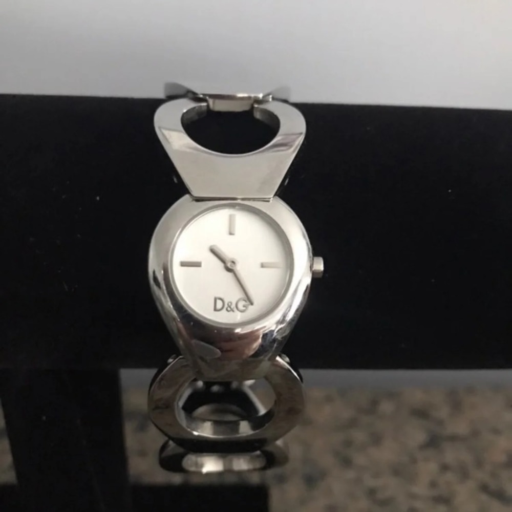 D&G watch, includes D&G pouch